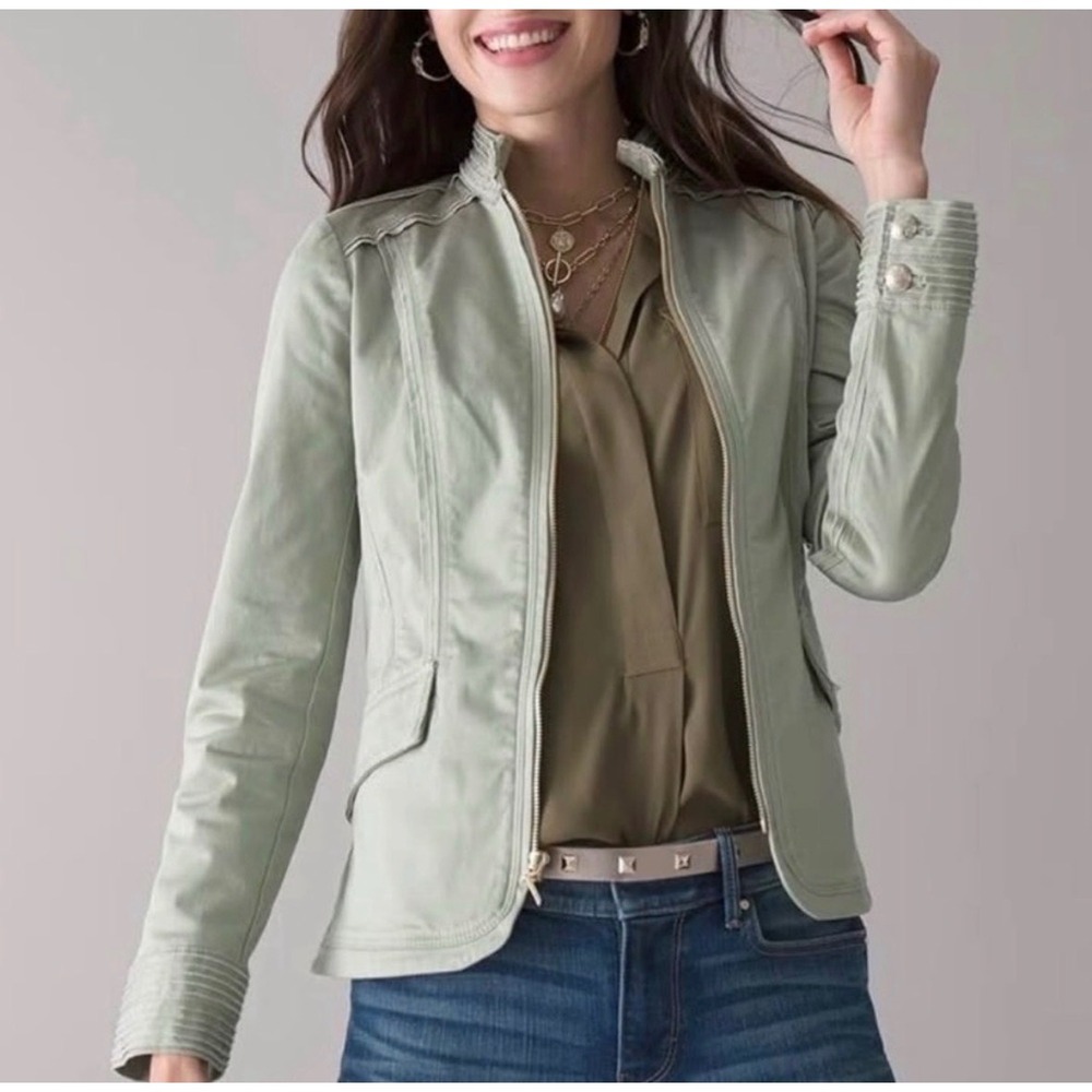 White House Black Market Pale Green Pleated Zip Up Jacket Size 14 - Picture 1 of 5